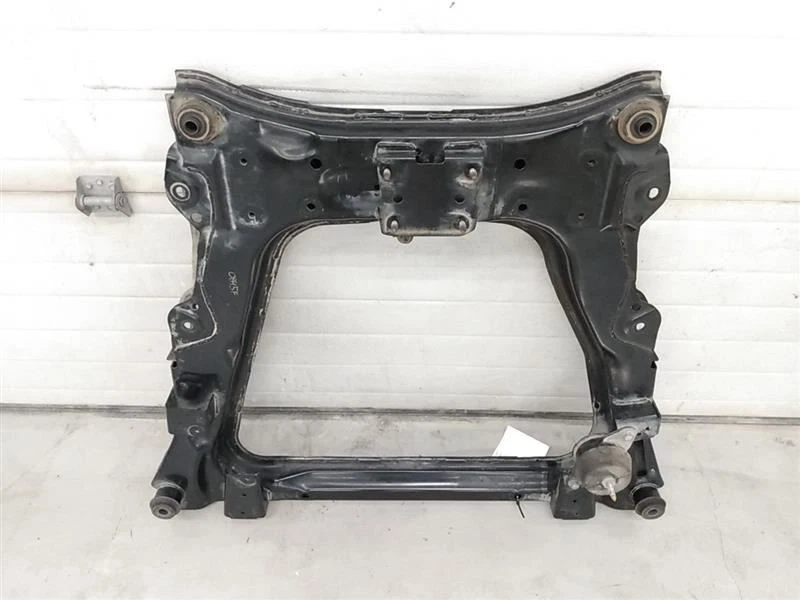 Nissan Leaf EV Hatchback Front Lower Crossmember K-Frame Suspension 2011 2012 Foto 2 de 4