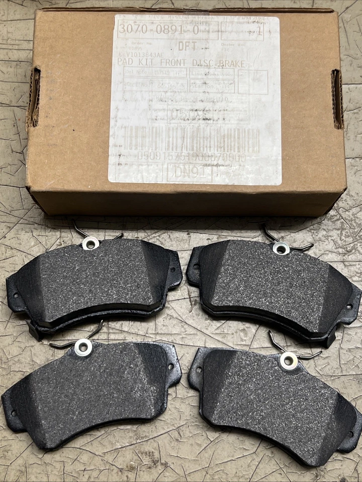 Genuine Mopar Part V1013843AE Front Brake Pad Set Kit Chrysler PT Cruiser 01-10 - Image 1 of 4