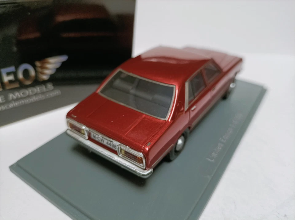 NEO 1/43 Scale Models Datsun 200L Laural C230 RED Resin car model - Image 3 of 4
