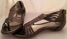 *New* Sofft Women’s Wynne Shoes Size 8.5 M Copper Leather Thongs Sandals Retired