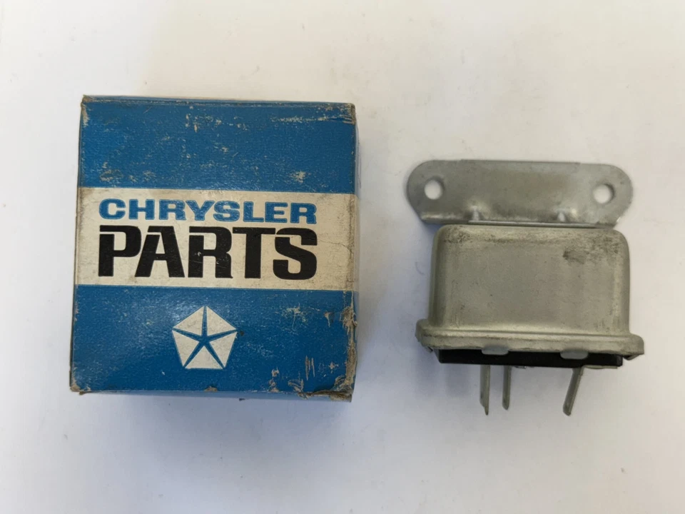 Relé de faro giratorio Dodge Charger 1966-1967 2661949 nuevo de stock Foto 3 de 4