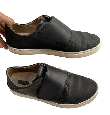 OluKai Pehuea Loupili Black Leather Monstera Print Mule Sneaker