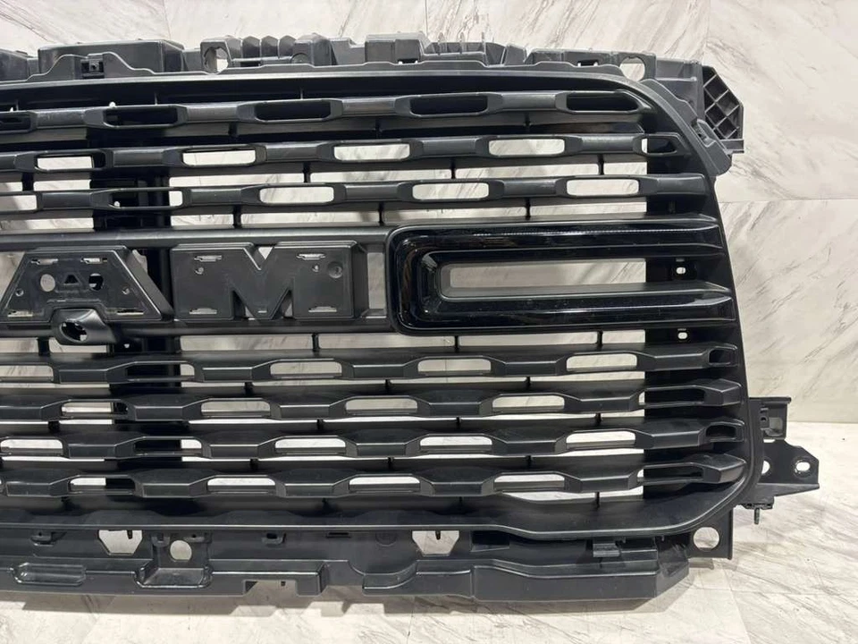 Dodge Ram 2500 3500 2019 2024 montaje de rejilla OEM parrilla central delantera 68386825af Foto 4 de 4