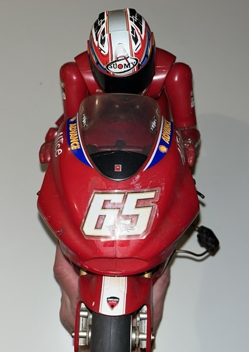 Radio Control Replica 2006 Ducati Desmosedici GP6 MotoGP Bike 1/5 Scale Working - Picture 18 of 23