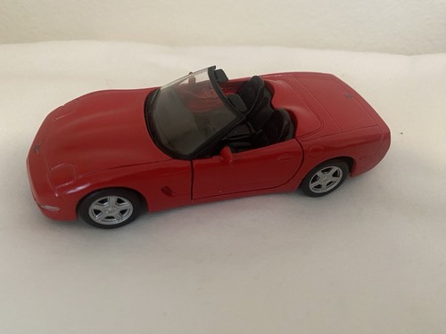Maisto 1:38 1998 Chevrolet Corvette Convertible Red - Picture 2 of 6