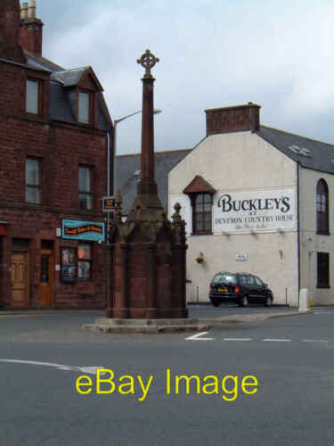 Photo 6x4 The Mercat Cross in Turriff The market cross that stands in the c2006 - Picture 1 of 1