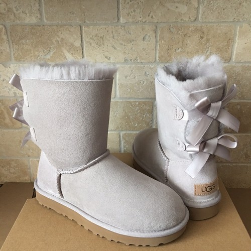 UGG BAILEY BOW II FEATHER WATER 
