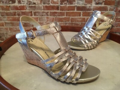 Isaac Mizrahi Simmer Light Gold Metallic Leather Fisherman Wedge Sandal NEW | eBay