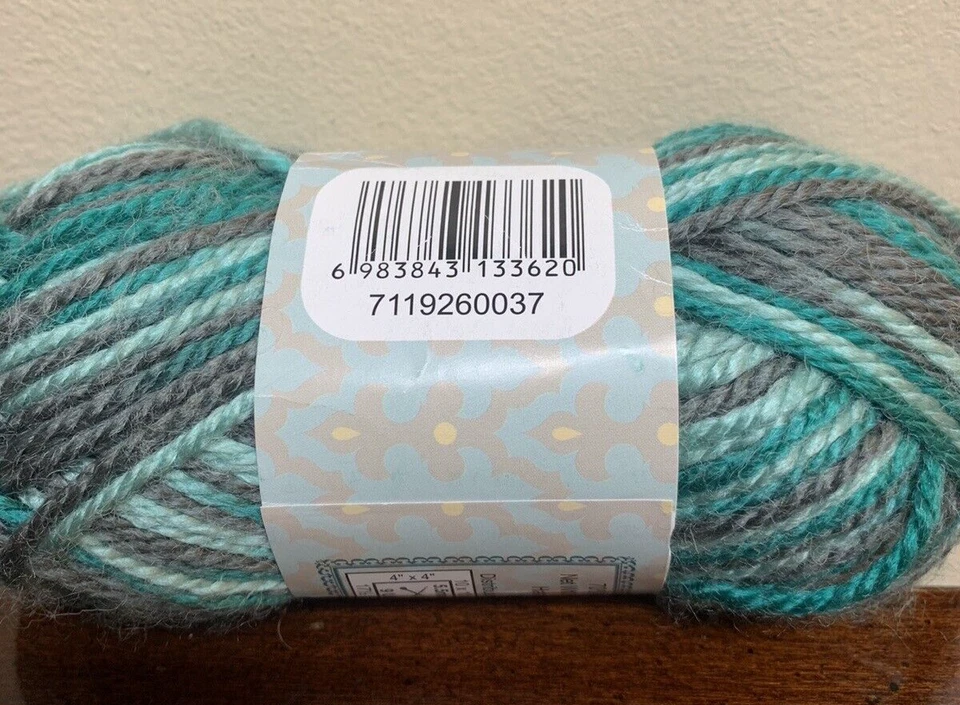 Sundance Synergy Wool Blend Gradient Yarn Color Green - Fresh Mint - Image 3 of 3