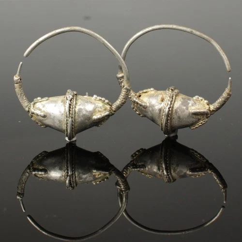 ANCIENT BYZANTINE SILVER EARRINGS - CIRCA 6th/12th CENTURY    (B15)