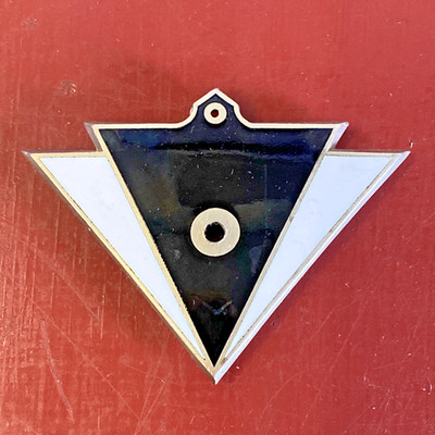 1931 HUPMOBILE RADIATOR BADGE BASE EMBLEM NOS D.L. AULD ORIGINAL