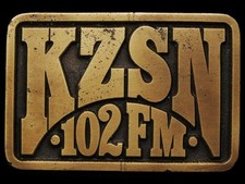 JI25104 NICE VINTAGE 1970s KZSN - 102FM RADIO STATION BRASSTONE BELT BUCKLE