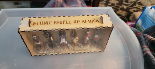 Popolo Etnico dell'Africa da Gala Star CC - Foto 1 di 8