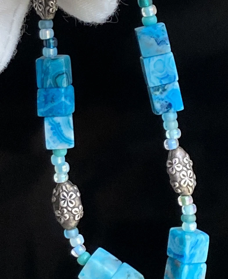 Collar colgante de crisocola envuelto en plata cuentas cuadradas 18 pulgadas palanca 45 g damas Foto 4 de 4