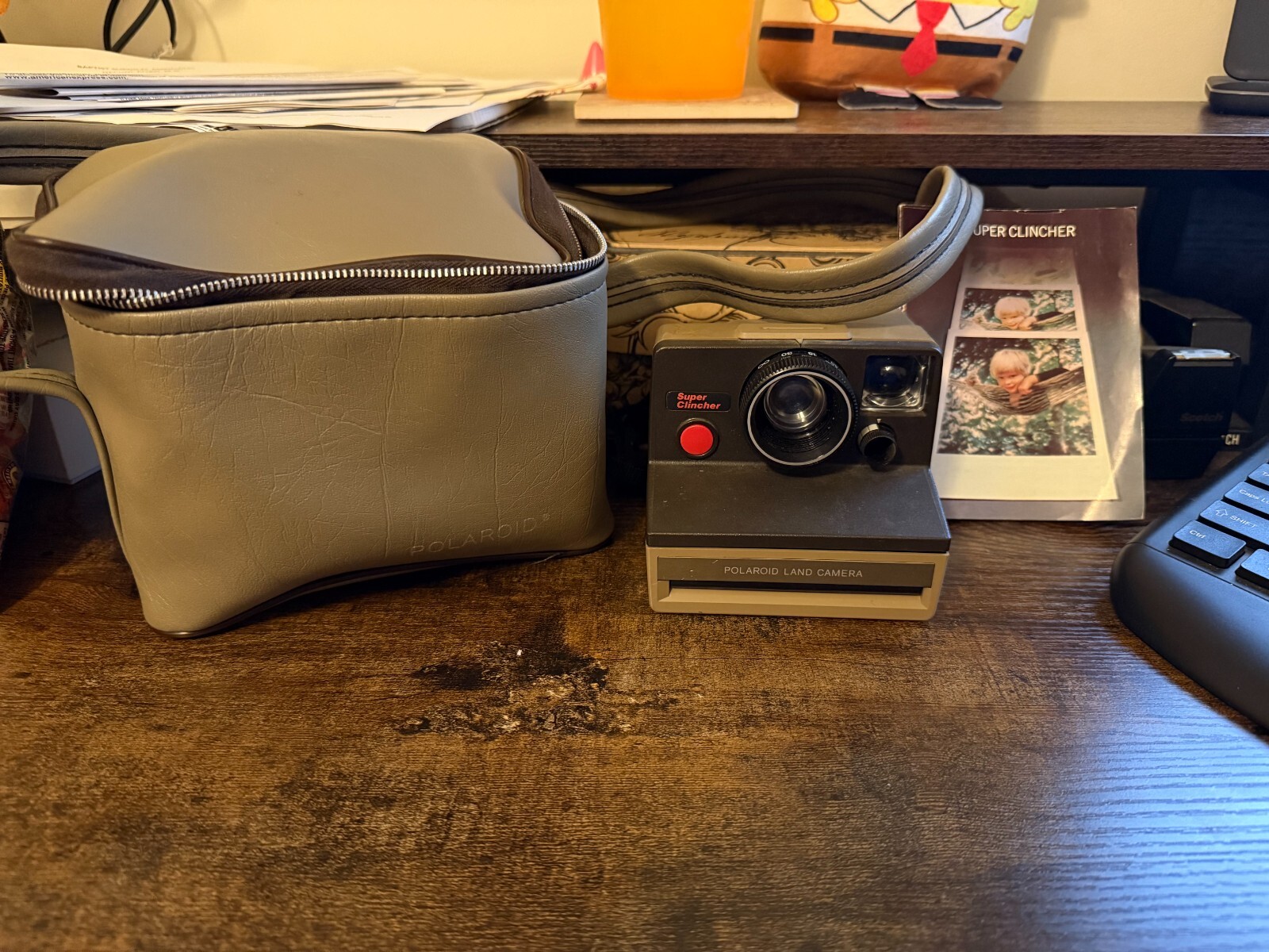 Polaroid Land Camera ANJ608BB Instant Super Clincher with Bonus Accessories-image