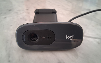 Logitech C270 HD Webcam mit Mikrofon USB 2.0 Fester Fokus PC Webkamera für Skype