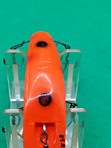 HELIN U-20 FLATFISH MULTI-COLORED LURE.