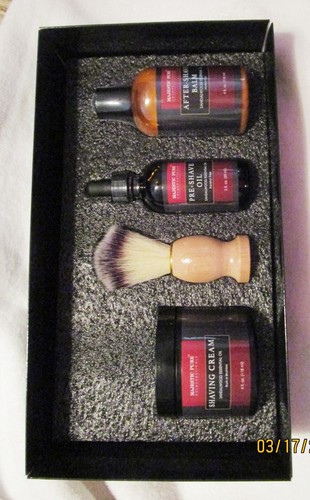 Majestic Pure Sandalwood Shavind Kit - Picture 3 of 7