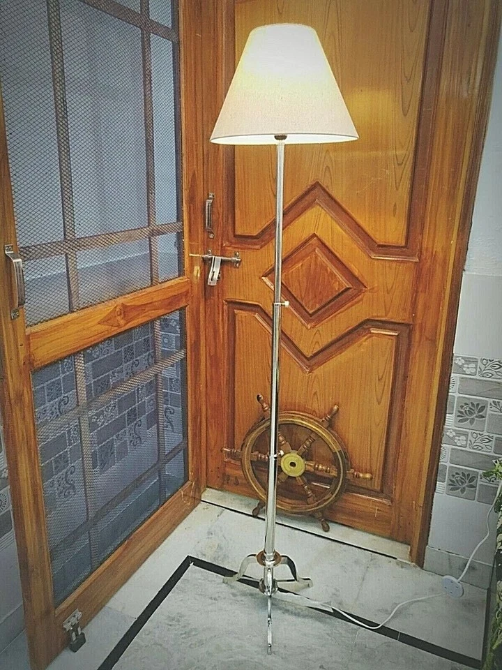 Lampada da terra antica vintage in ottone pieno effetto reale argento... - Immagine 2 di 4