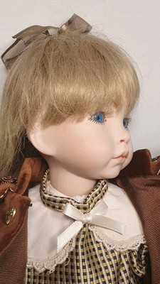Porzellanpuppe ''Emily'' (446) von Dianna Effner, Expressions Collection, 1991