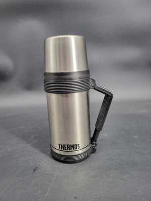 Thermos 25 Oz./ 750 ML Stainless Steel with Handle and Lid (Cup)