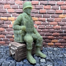 World War 2 American Medic Sitting Toy Soldier Military Resin 1/32 WW2 Figure