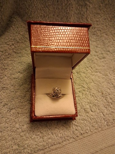 Rare Antique Diamond Flower Ring - Picture 3 of 11