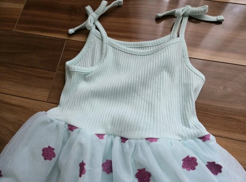 Vestito tutù gallo arcobaleno: costume stravagante per bambini