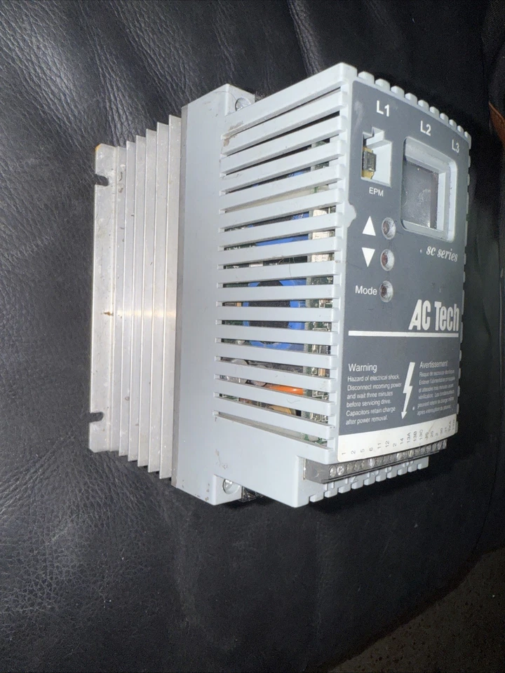 Convertidor de fase AC Tech (SF250P) velocidad variable accionamiento de motor de CA Foto 3 de 4