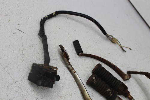 Suzuki GT380 1974 SEBRING PIEZAS Y ACCESORIOS TUERCAS PERNOS - Imagen 7 de 8