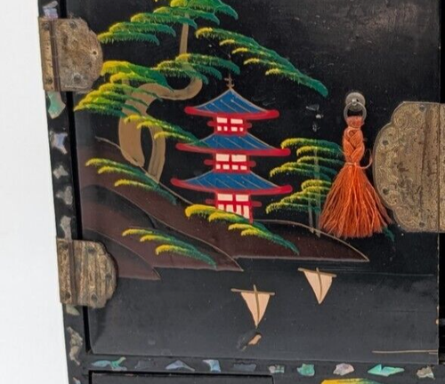 Vintage Black Lacquer Japanese Jewelry Box W/ Dancing Geisha Music Box Faulty - Picture 4 of 8