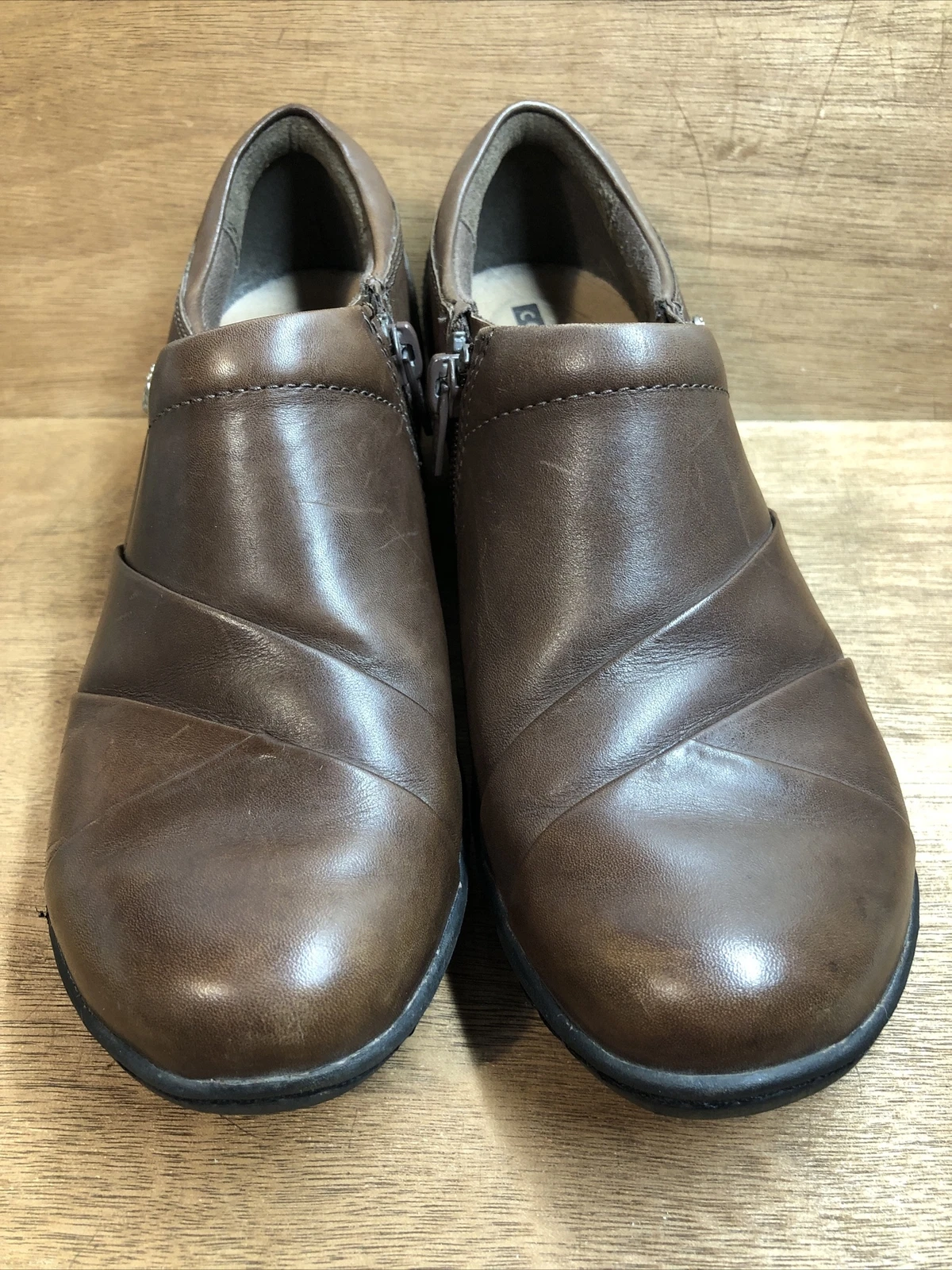 Mocassini da donna Clarks Collection marrone in pelle con bottoni taglia 7 5