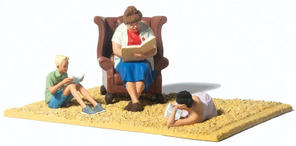 NEW 2025 ! Preiser G 1:22.5 scale READING FEVER w/ Mother & Two Kids # 44939 - Image 2 of 2