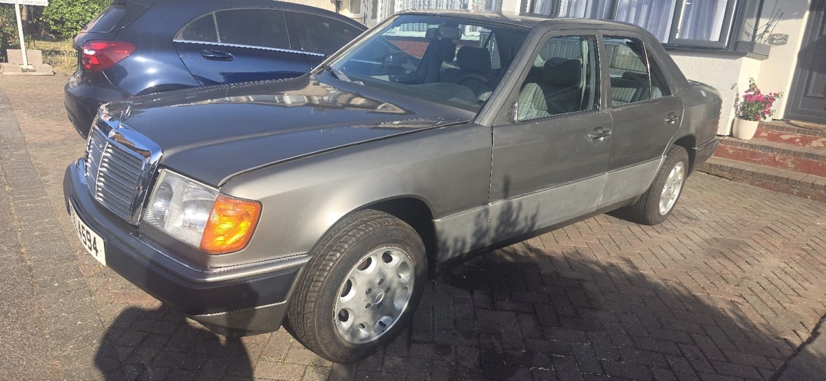 Mercedes-Benz 124