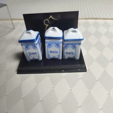Reutter Porcelain Kitchen Canisters 3 Pieces "Onion Gold" Design Dollhouse 1:12