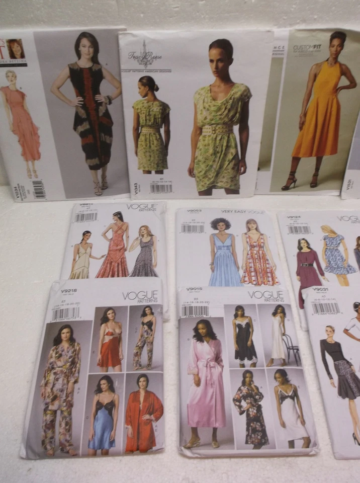 Vogue Designer Dress Patterns Lot of 14 Uncut Betzina Reese Lialia Roland NOS - Image 4 of 4