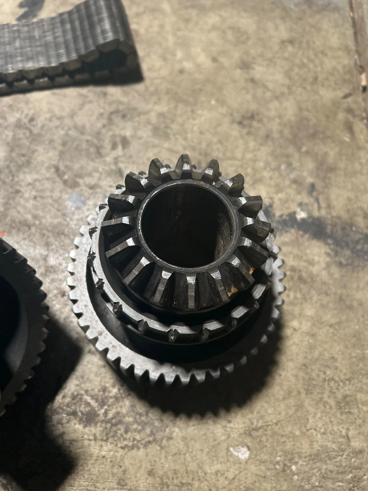 GM 75-79 NP203 2.5" Chain Drive and Driven Sprocket Front Output Shaft Set - Image 4 of 4