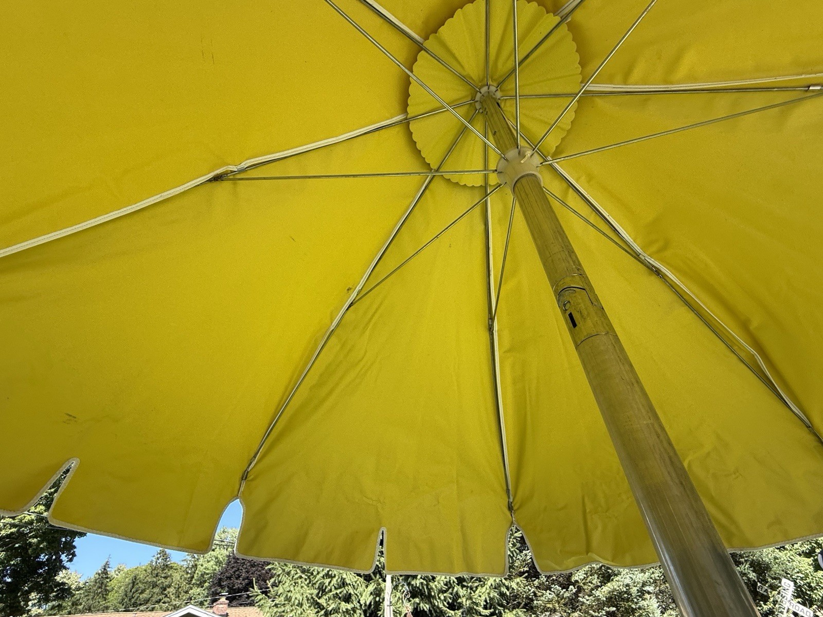 Vintage MCM Vinyl Tilting Finkel Aluminum Patio Umbrella Yellow Polkadots 8ft