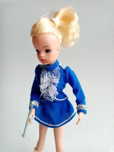 Repro 3-D Resin gedruckt Sindy Puppe Majorette Schlagstock. Made in ABS Typ Resin und