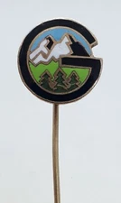 Climbing Mountaineering Club GRAFICAR Zagreb, Croatia vintage pin KASUN 1960s !