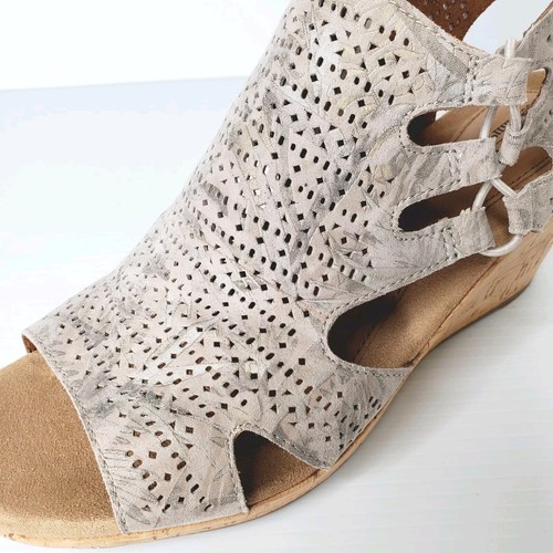 Rockport Cobb Hill JANNA Women's 10 Perforated Floral Metal Sandals CH4864 - Picture 6 of 9