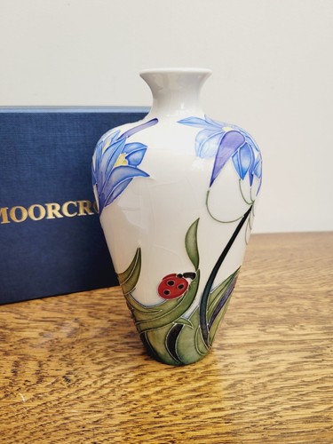 Moorcroft Vase Fly Away Home Rachel Bishop 2010 Ladybird Boxed 6" - Bild 6 von 8