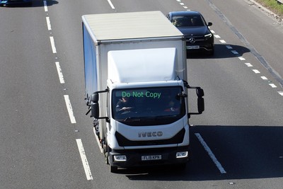 T228 LKW Foto FL19 KPN Iveco [M62 Lofthouse 03.04.23]CS