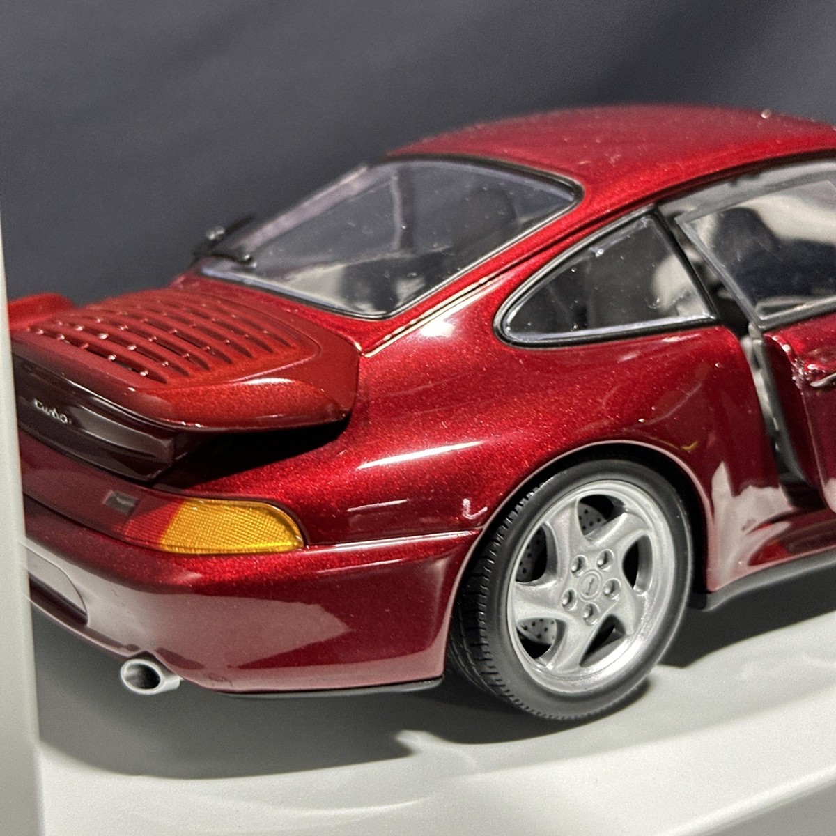 ポルシェ911RS UT 1/18 UT Models 1/18 Porsche 911 Turbo Diecast Car | eBay