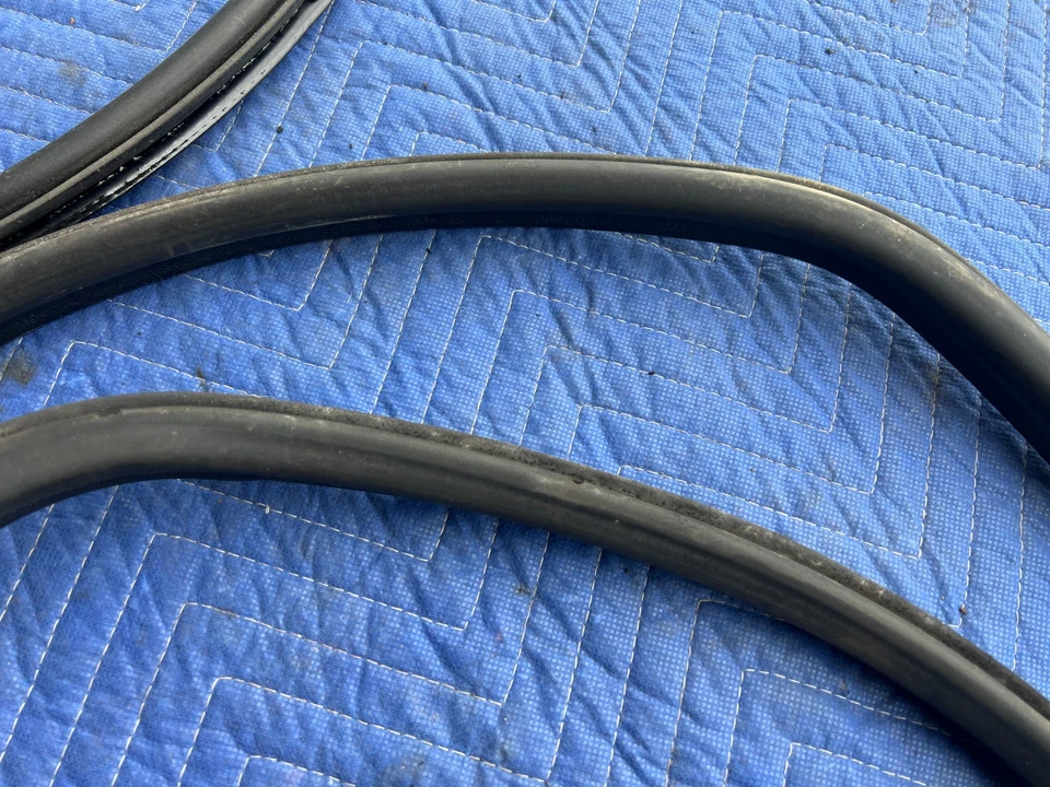 Volvo 740 940 1989-1995 sedán sello de puerta juego de juntas de eliminación de clima OEM #3756EM Foto 3 de 4