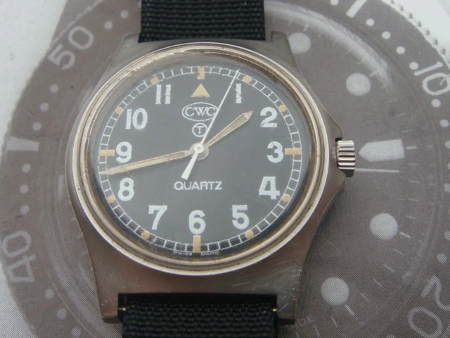 Relógio de quartzo militar vintage trítio CWC Army edição G-10 (W-10) 0260 6645-99 - Imagem 3 de 4