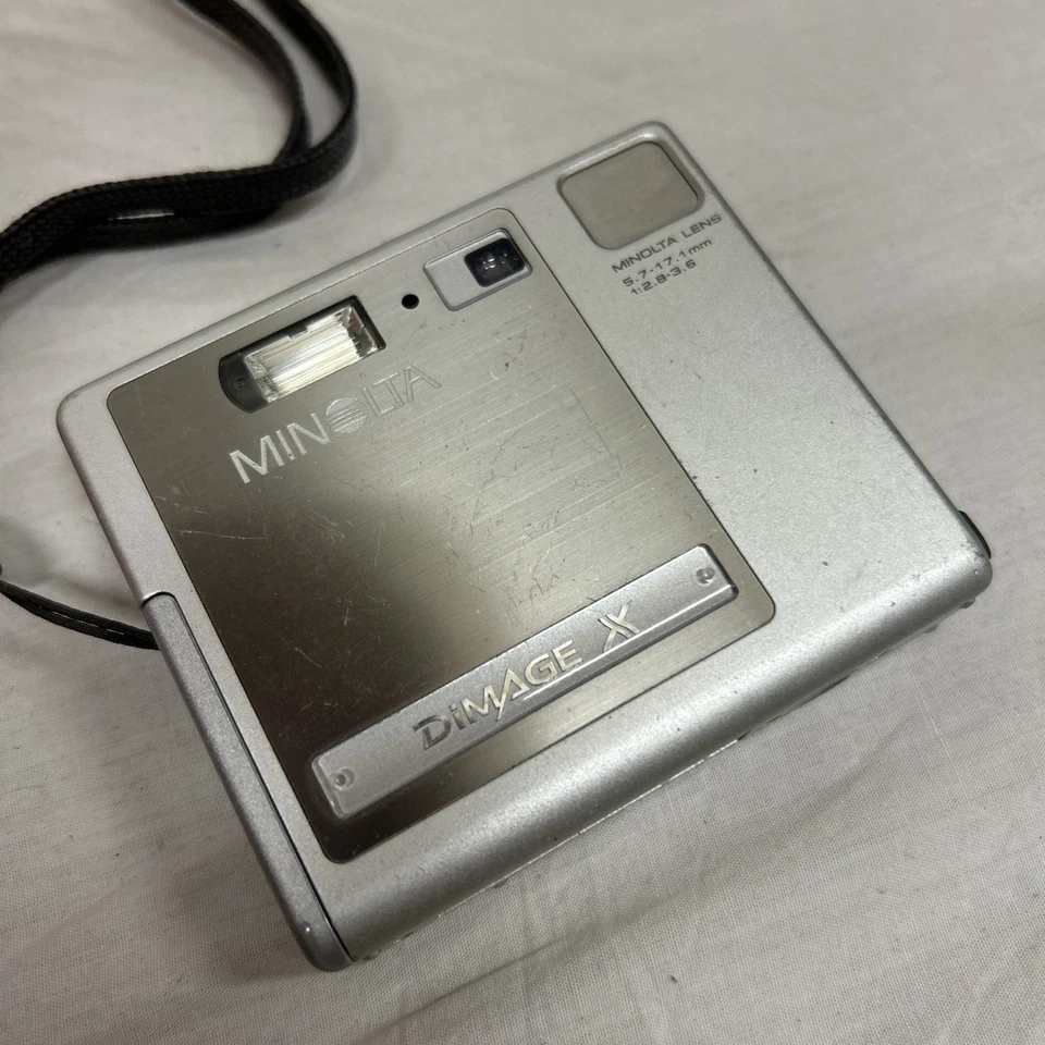 Minolta Dimage X 2.0MP Compact Digital Camera Silver Tested - Image 2 of 4