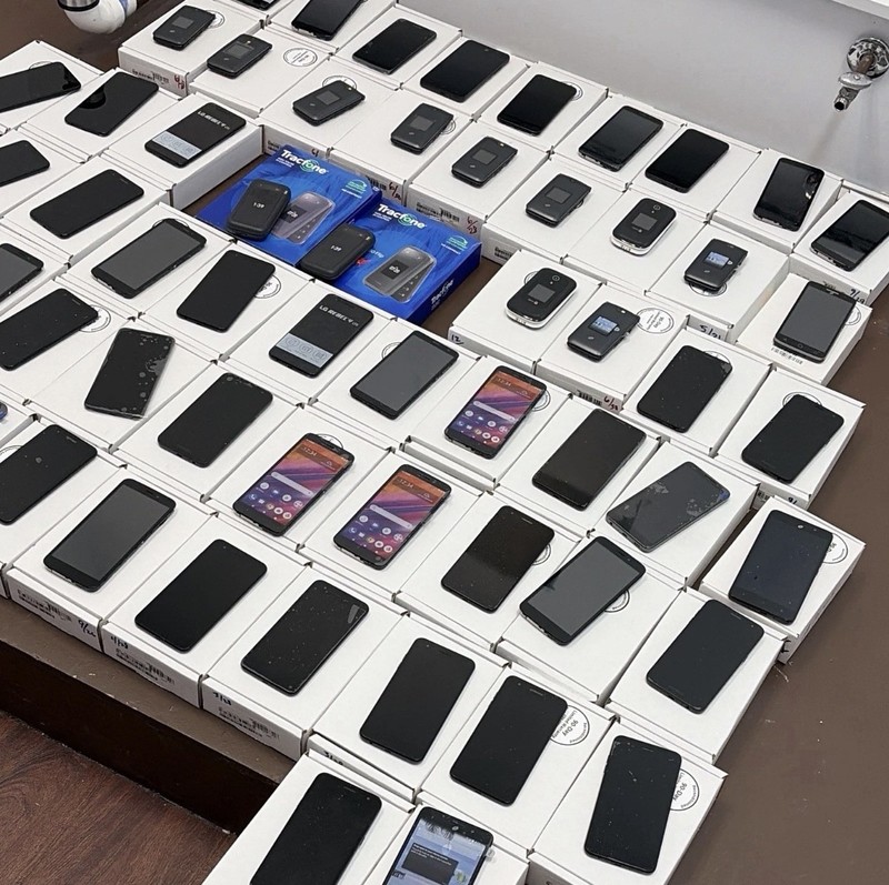 60 Phones And Head Phones 