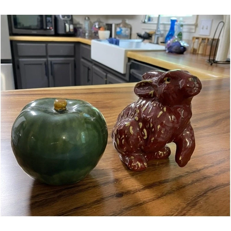 Estatuillas grandes de conejo y manzana verde vintage de cerámica marrón de porcelana Foto 2 de 4