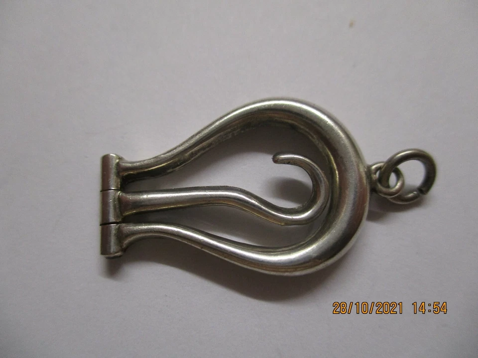 ANTIQUE VICTORIAN MINIATURE SILVER CHATELAINE BUTTON HOOK, only 4.5 CM IN LENGTH - Image 2 of 4